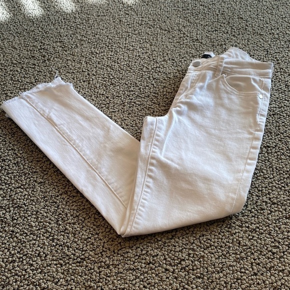 Joe’s White Jeans Size 12 in Like New Condition - Picture 1 of 9